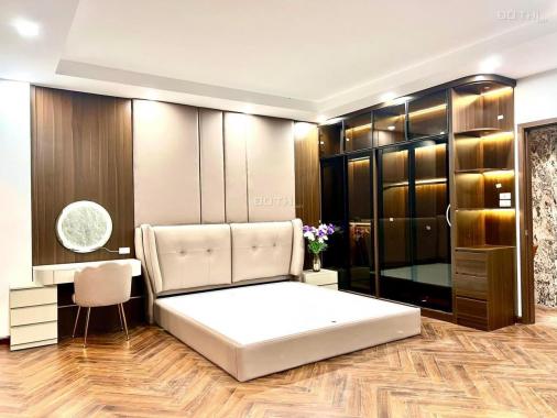 Bán nhà Kim Đồng, 45m2 x 6t x 9.5 tỷ, ngõ oto tránh - thang máy