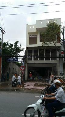 Nhà lầu ngay góc 3 mặt tiền đường Nguyễn Văn Cừ 6x26m giá chỉ 23 tỷ
