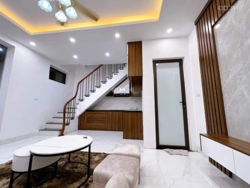 Nhà đẹp - thoáng sáng - nội thất tặng lại - Đống Đa vẫy gọi Trường Chinh DT 28m2 3 tầng MT 5.6m