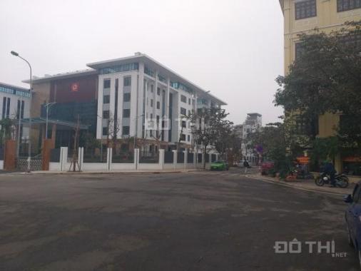 Chính chủ cần bán gấp nhà KD mặt ngõ 61 Hoàng Cầu Trần Quang Diêu Ô Chợ Dừa Đống Đa. DT 68m2