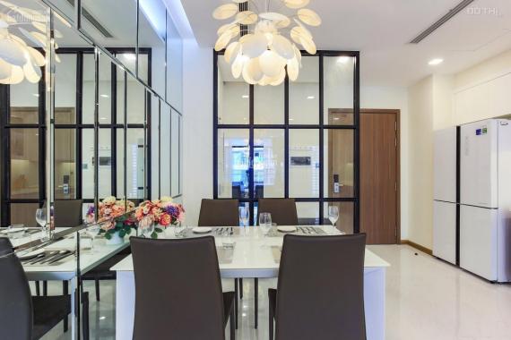 Cần bán căn hộ Vinhomes Central Park, 3 phòng ngủ, nội thất cao cấp giá 9.3 tỷ/căn