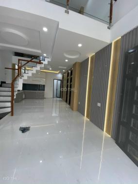 Chính chủ bán nhà 1 trệt 3 lầu, thạnh lộc , DTSD 230m2, sổ riêng, 5.5 tỷ 0906951812