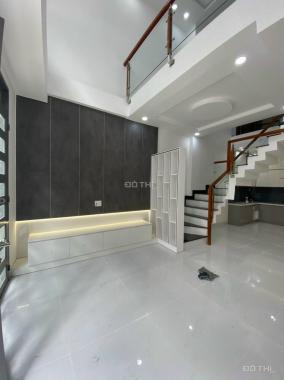 Chính chủ bán nhà 1 trệt 3 lầu, thạnh lộc , DTSD 230m2, sổ riêng, 5.5 tỷ 0906951812