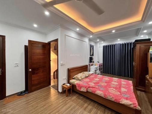 Hồ Đắc Di, nhà 35m2, 5 tầng, lô góc, gần hồ, trước nhà 5m