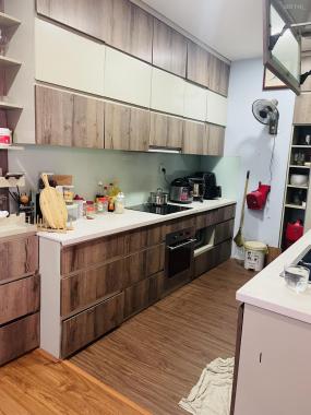 Bán chung cư Ngoại Giao Đoàn, Tây Hồ. View đẹp, full nội thất. Dt: 115m2, 3pn, 2wc. Giá 5,45 tỷ