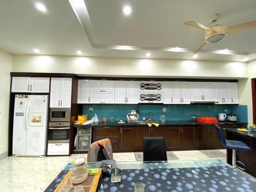 Bán 120m2 đất, vị trí đắc địa, Phố Cát Linh, Đống Đa. Mặt tiền 9m, đường 2 ô tô tránh