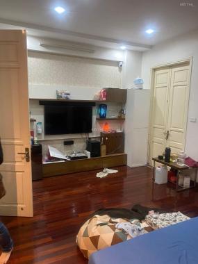 Bán nhà mặt phố Trần Hưng Đạo - Mặt tiền 10m - 390m2 - mặt phố - bán hiện trạng 300 tỷ