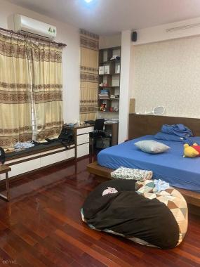 Bán nhà mặt phố Trần Hưng Đạo - Mặt tiền 10m - 390m2 - mặt phố - bán hiện trạng 300 tỷ