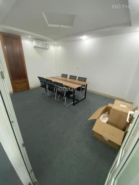 Sàn văn phòng giá rẻ bàn giao đầy đủ trần, sàn, điện điều hòa tại Nguyễn Hoàng - Nam Từ Liêm