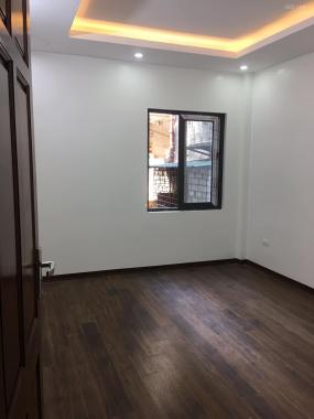 Bán nhanh nhà ngõ 310 Nghi Tàm, giá 4.7 tỷ, 36m2x5T, ở luôn, full nội thất