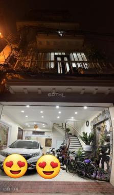Bán nhà riêng ô tô 7 chỗ tại Lĩnh Nam, Hoàng Mai, 5 tầng, DT 55m2, giá 6.9 tỷ. LH 0366221568