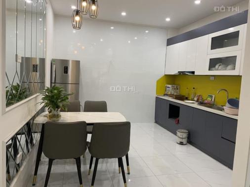 Tôi bán nhà ngõ Hồng Mai, giá 2.9 tỷ, 30m2x3T, nở hậu, ngõ thông