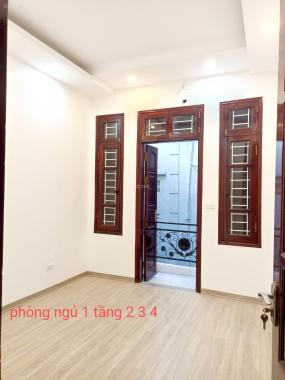 Nhà đẹp quận Cầu Giấy cho đại gia đình về đón tết - DT 52m2 - 6PN - Gần ô tô LH 0386380199