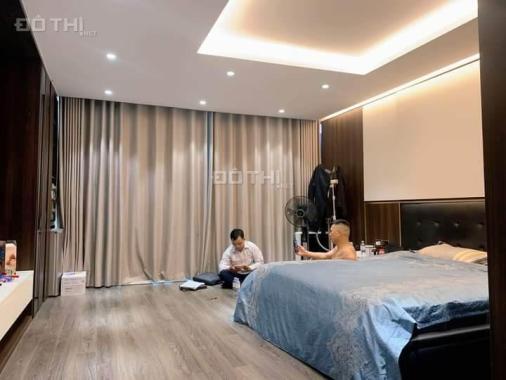 Bán nhà mặt phố đường Láng kinh doanh vô địch - 41m2 - 5 T - MT 5.2 m - Giá 13,45 tỷ