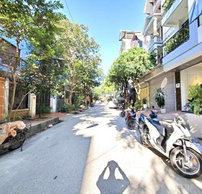 Bán nhà mặt phố Ngô Gia Tự DT 42m2 x 4.5 tầng hoàn thiện đẹp
