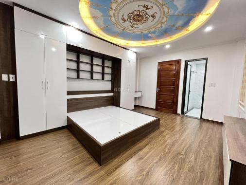 Bán nhà trên phố Hào Nam Đống Đa 32m2 nhà mới ngõ rộng nông thoáng gần phố tiện ích đầy đủ