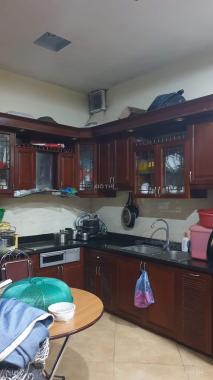 Bán nhà Đống Đa, Phố Đặng Tiến Đông, view hồ Hoàng Cầu, 50m2, 8T, MT 7m, ô tô, thang máy, 10.5 tỷ