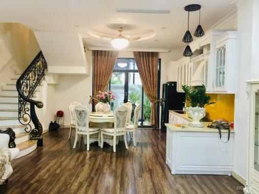 Cho thuê liền kề 90m2 khu Nguyệt Quế - Khu hồ điều hòa Vinhomes Riverside - Full đồ