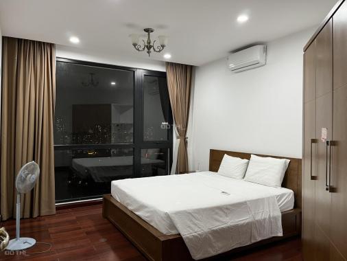 Cho thuê căn hộ 3PN R1 - Royal City, tầng cao, nội thất đẹp. LH: 0904481319