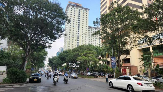 Bán nhà phân lô VIP ngõ 55 Huỳnh Thúc Kháng - Quận Đống Đa - diện tích 140m2