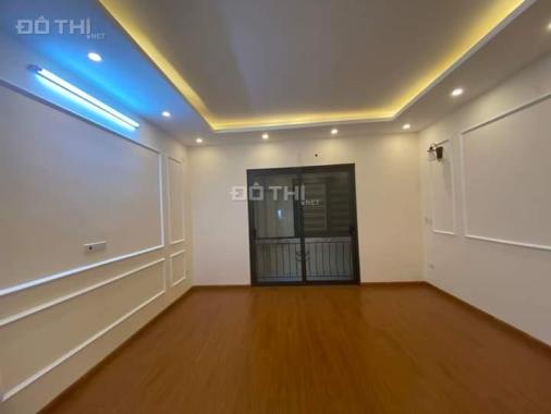 Nhà mình có căn nhà ở Vĩnh Hưng Hoàng Mai cần bán trước tết 5 tầng giá 3 tỷ. 0982475662