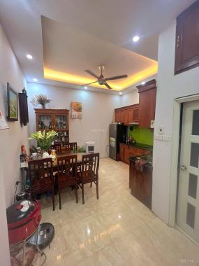 Bán nhà Âu Cơ lô góc ngõ thông 20m ra phố - 97m2, 8.6 tỷ