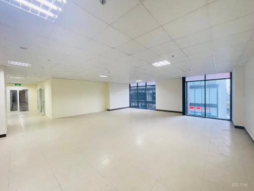 BQL tòa nhà Mỹ Đình 2 Plaza đang cho thuê duy nhất sàn VP với DT 245m2 bàn giao trần, thảm