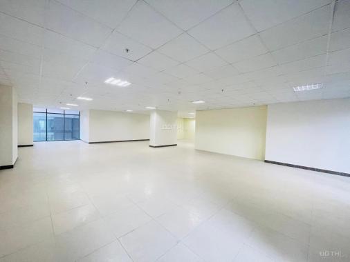 BQL tòa nhà Mỹ Đình 2 Plaza đang cho thuê duy nhất sàn VP với DT 245m2 bàn giao trần, thảm