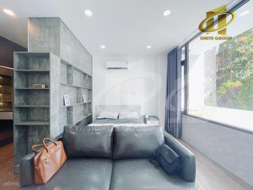 Cho thuê căn hộ dịch vụ quận Phú Nhuận có ban công lớn, full nội thất
