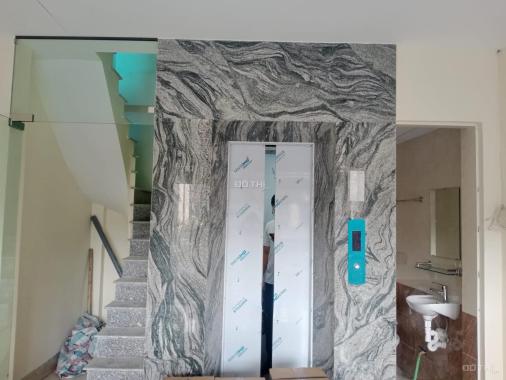 Mặt phố Nguyễn Trãi, Thanh Xuân, 30m2 x 6T, thang máy. Trung tâm Ngã Tư Sở