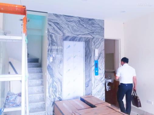 Mặt phố Nguyễn Trãi, Thanh Xuân, 30m2 x 6T, thang máy. Trung tâm Ngã Tư Sở