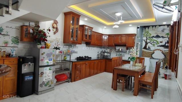 Chỉ 7.3 tỷ có nhà 5 lầu đẹp đón tết, HXT Nguyễn Văn Khối 72m2(4.5x16m) tặng nội thất