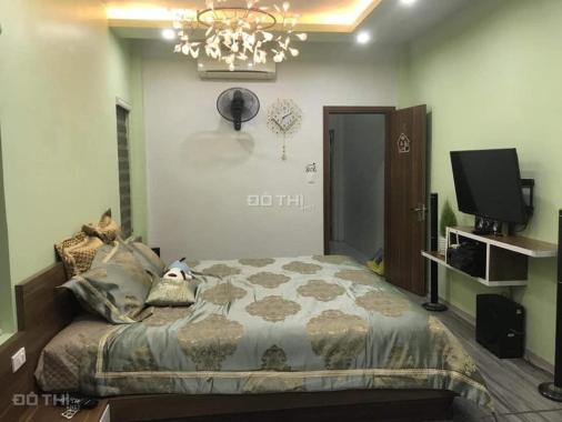 Chính chủ bán nhà phố Nguyễn Lân 40m2 4T 4 phòng ngủ ở ngay, 1 nhà ra mặt phố chỉ hơn 4 tỷ