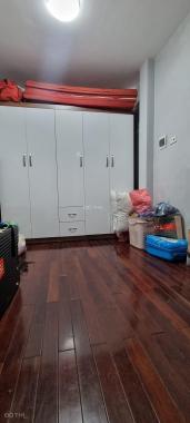 Bán nhà Đê Trần Khát Chân 15m2, 5 tầng, full nội thất, ở ngay, 1,65 tỷ