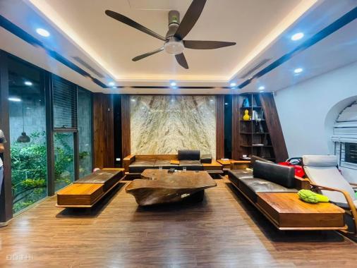 Bán nhà mặt phố Nguyễn Trường Tộ, 2 mặt thoáng, 130m2, hiệu suất cao, hơn 60 tỷ