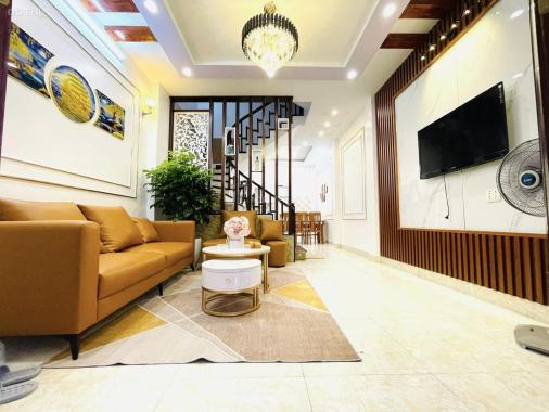 Mặt ngõ Hoàng Hoa Thám 43m2 - 4 tầng - ô tô đỗ cửa 5.4 tỷ