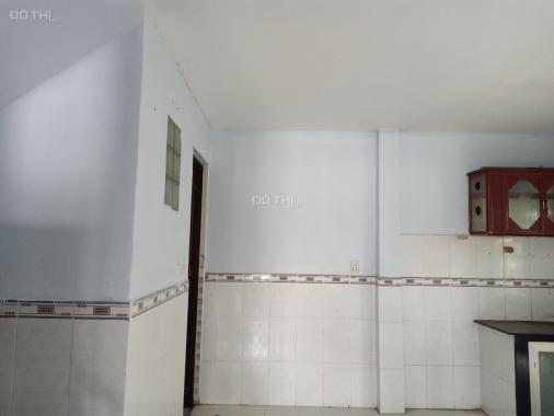 Cần tiền giảm giá mạnh căn nhà 2 mặt tiền đường Lò Lu quận 9