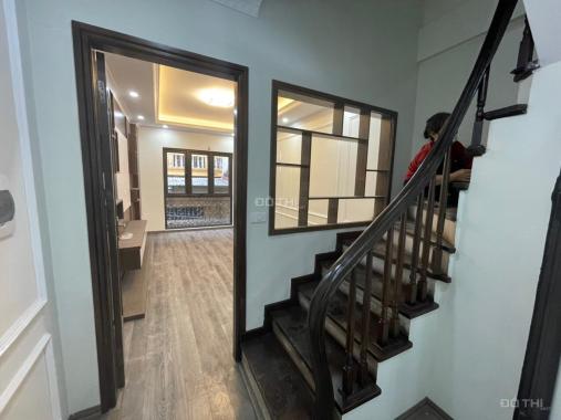 Bán nhà đường Lạc Long Quân, Xuân La, Tây Hồ 45m2 xây 5 tầng, cách phố 40m giá 5.9 tỷ