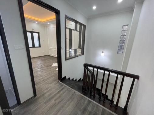 Bán nhà đường Lạc Long Quân, Xuân La, Tây Hồ 45m2 xây 5 tầng, cách phố 40m giá 5.9 tỷ