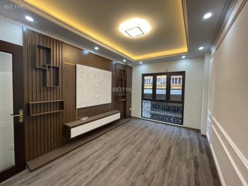 Bán nhà đường Lạc Long Quân, Xuân La, Tây Hồ 45m2 xây 5 tầng, cách phố 40m giá 5.9 tỷ