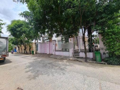 Bán biệt thự tiện xây dựng mới,khu compound xuân thủy, Thảo Điền,382m2,giá 80ty. Lh 0903652452