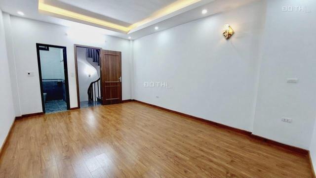 Bán nhà mới ở ngay Cầu Diễn, ô tô đỗ cổng, 34m2, 5 tầng, hiếm, 3,1 tỷ