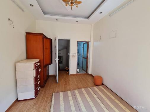Nhà 5 tầng Ngã Tư Sở - ngõ thoáng ô tô dừng đỗ cách 10m. Cần bán gấp