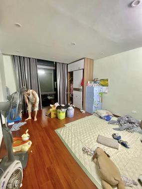 Bán nhà Mai Dịch, nhà đẹp đón tết - nhà rộng thoáng sáng, 40m2 chỉ 4.4 tỷ