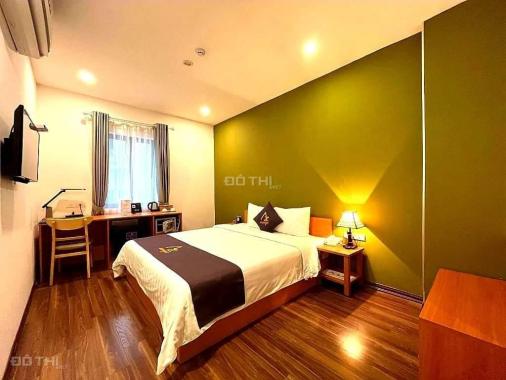 Bán hotel mặt phố Linh Lang, 211m2 x 10 tầng, mặt tiền 11.2m, giá 107 tỷ