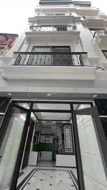 Bán nhà mới, vị trí đắc địa Trần Cung, Hoàng Quốc Việt. 36m2 x 5 tầng, full nội thất. Giá siêu hót