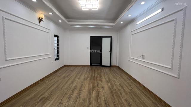 Bán nhà mới, vị trí đắc địa Trần Cung, Hoàng Quốc Việt. 36m2 x 5 tầng, full nội thất. Giá siêu hót