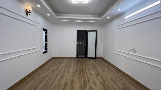 Bán nhà mới, vị trí đắc địa Trần Cung, Hoàng Quốc Việt. 36m2 x 5 tầng, full nội thất. Giá siêu hót