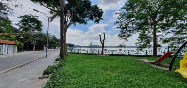 Chính chủ bán 5 căn biệt thự mặt phố Quảng An trước mặt là công viên và view Hồ Tây