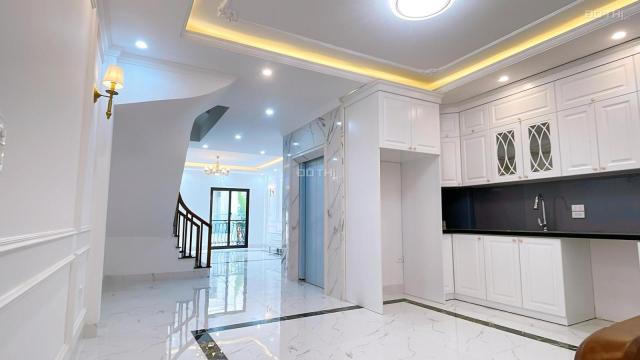 Bán nhà khu vip Aí Mộ - Bồ Đề 72m2 x 5m MT x 6 tầng thang máy nhập khẩu ngõ 4m ô tô 7 chỗ vào nhà